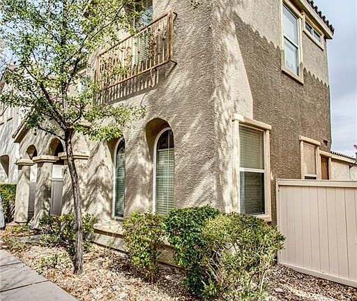 3rd image of 6701 Bluebell Garden St