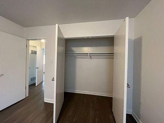 5th image of 1640 Colby Ave APT 1