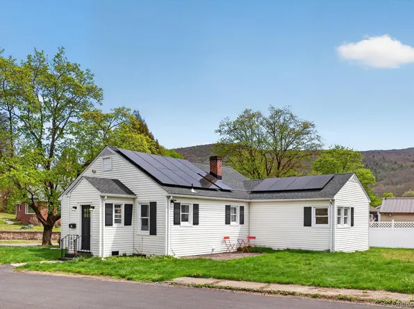 14 Roslyn Street, Ellenville, NY 12428