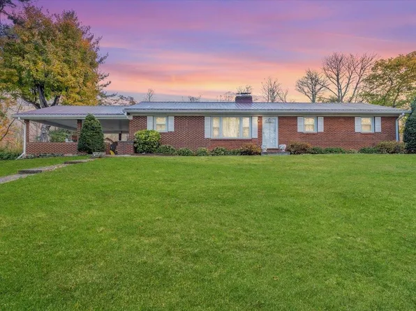 153 Pleasant Hill Ln, Pembroke, VA 24136