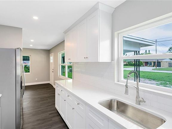 3rd image of 731 Thalia Dr