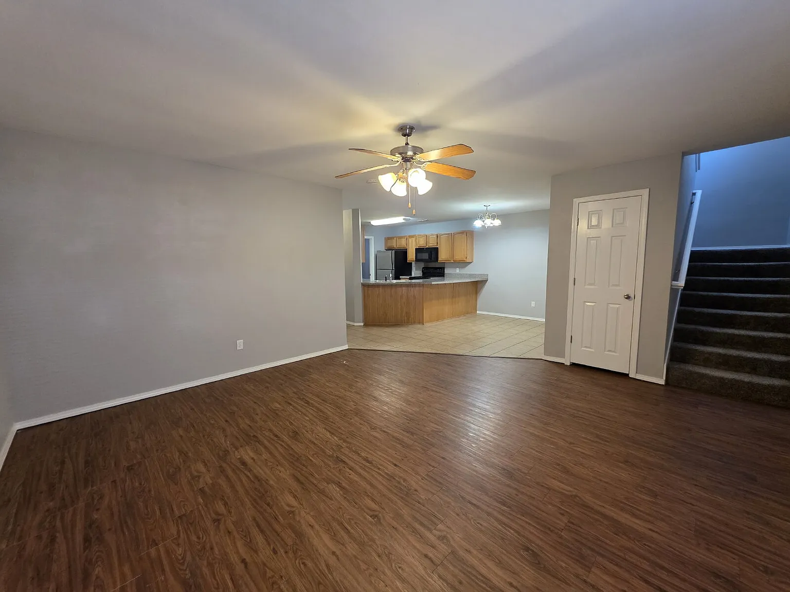 3 bed, 2.5 bath, 1528 sqft, $1,450 — Photo 2