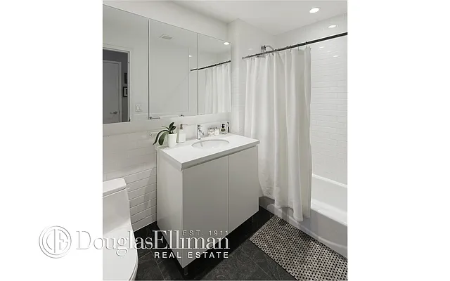 Rented by Douglas Elliman | media 29