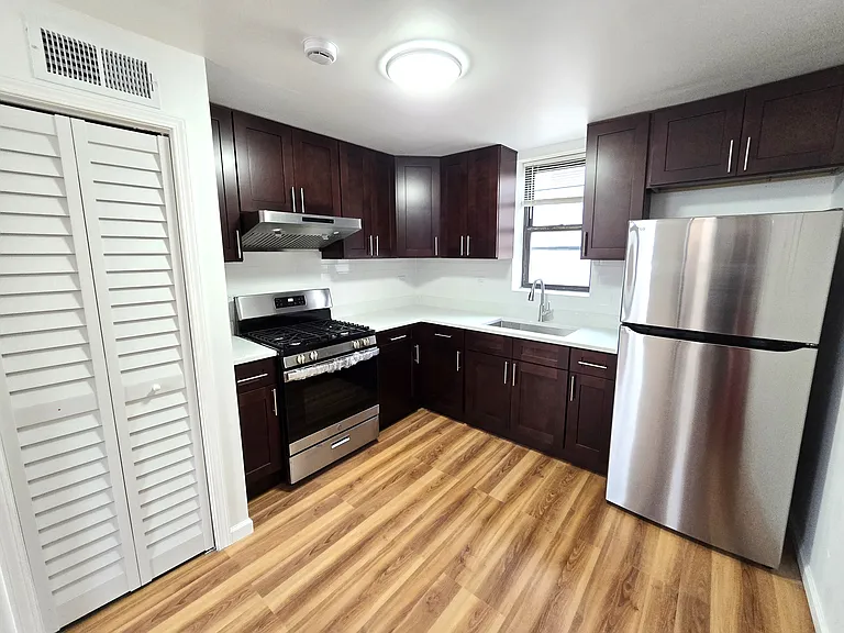 2956 S Normal Ave #1W — Photo 1