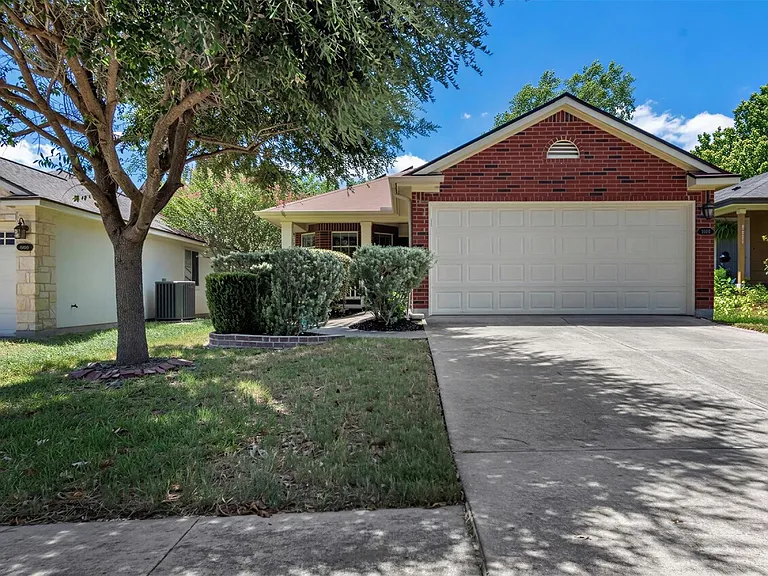 5605 Bentsen Ln — Photo 1