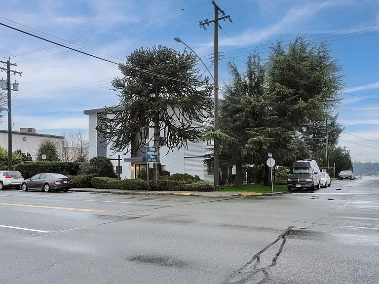 130 Stewart Ave #9 — Photo 33