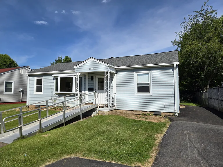2949 Rosemary Ln — Photo 20