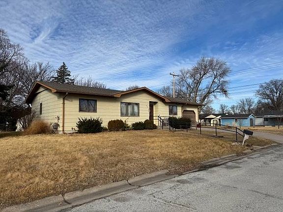 3rd image of 220 N 16th St