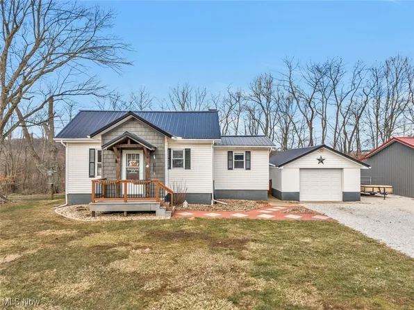 2311 Alliance Rd NW, Malvern, OH 44644
