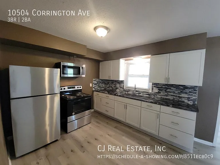 10504 Corrington Ave — Photo 5