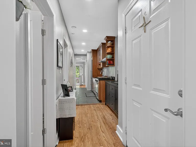 1836 Independence Ave SE #3 — Photo 10
