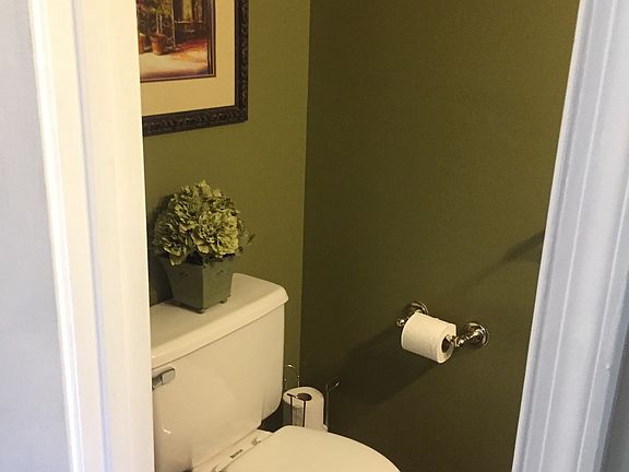 1st Floor Bath
