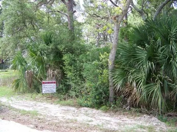 138 Harbor Cir, Panacea, FL 32346