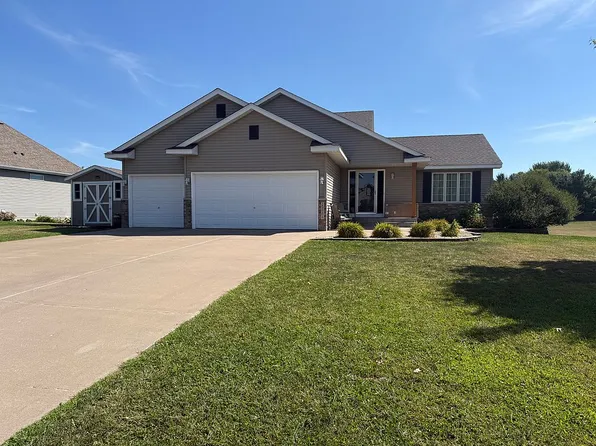 29684 Shoreview Cir, Lindstrom, MN 55045