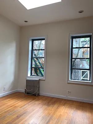 Rented by Chartwell Manhattan Realty | media 2