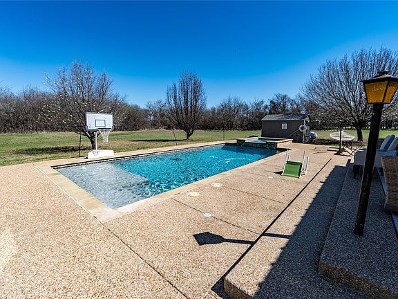 4th image of 611 Gladness