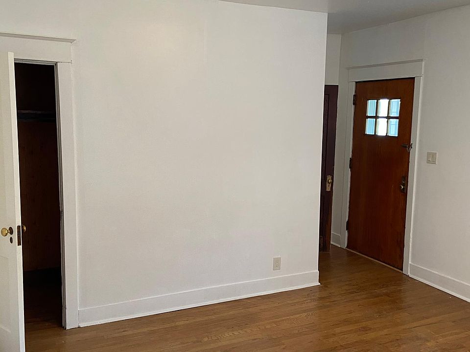 1st image of 120 S Washington St #1