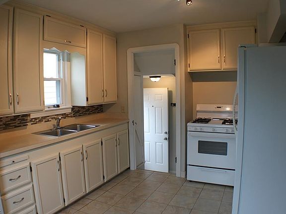 3rd image of 6604 Northcliff Ave