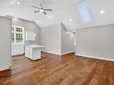 1 Leona Ct, West Warwick, RI, 02893