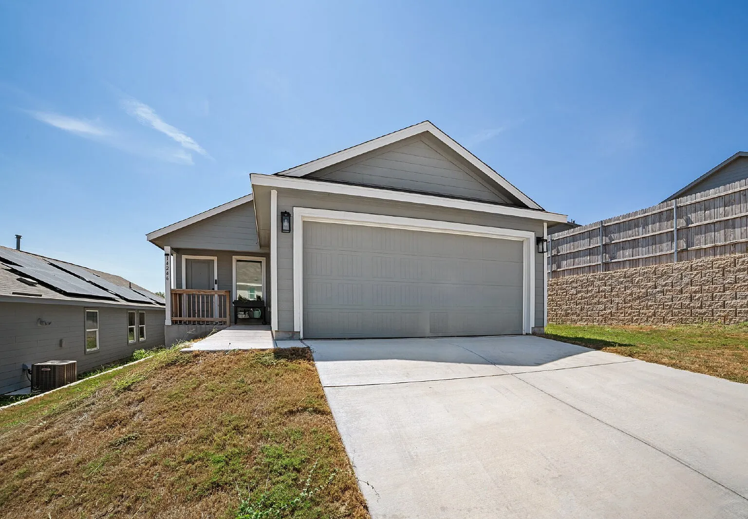 3 bed, 2.0 bath, 1402 sqft, $1,625 — Photo 3