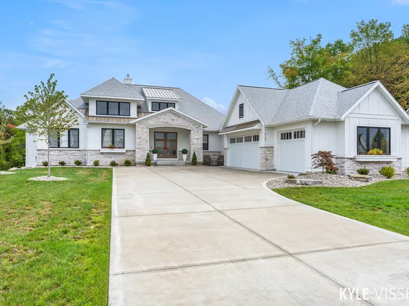 8164 Country Rail Dr, Byron Center, MI 49315