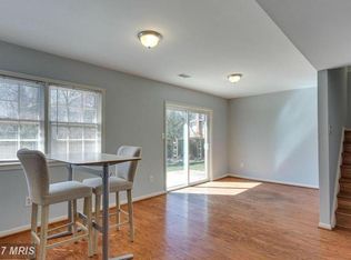 10402 Headly Ct, Fairfax, VA 22032