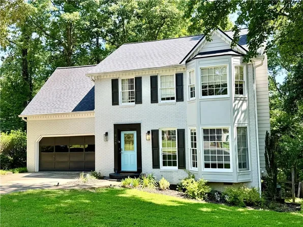926 W Mill Trce NW, Kennesaw, GA 30152
