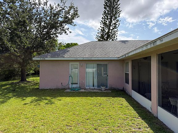 3rd image of 2590 SE South Blackwell Drive