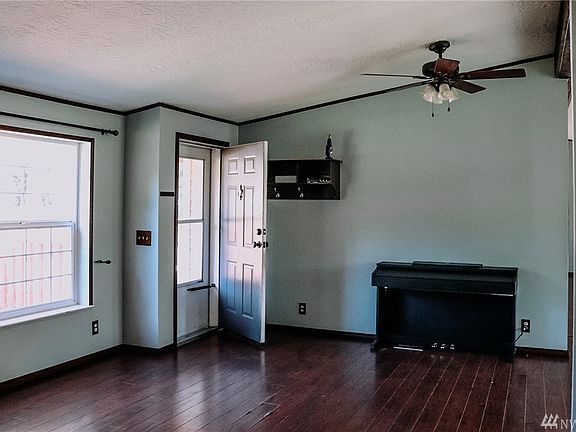 3rd image of 16715 256th Avenue Ct E