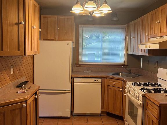 2nd image of 26252 Eton Ave