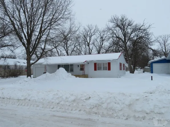 811 2nd St SW, Clarion, IA 50525