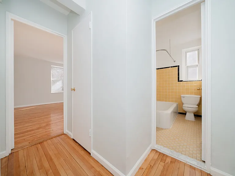 500 Kappock St #2L — Photo 8