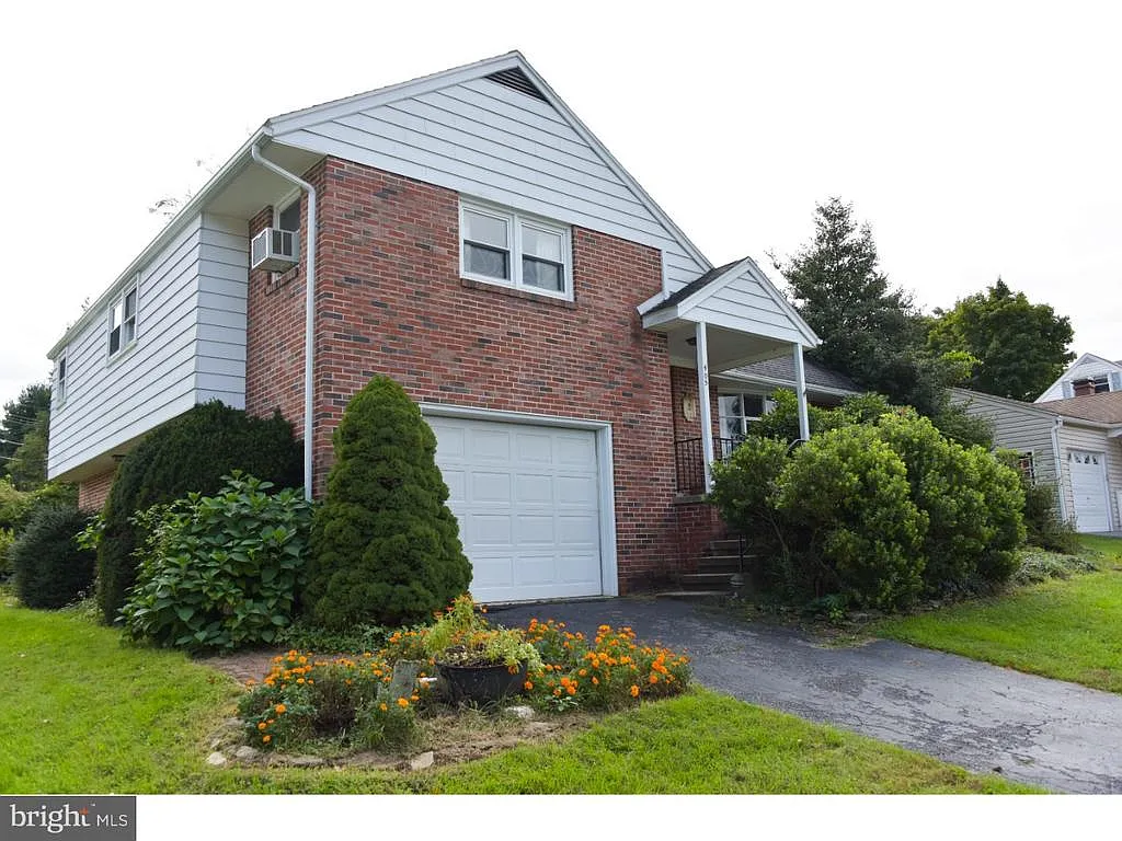 405 S Sterley St photo 1