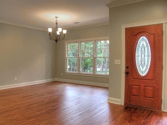 3rd image of 15 Pembroke Ln