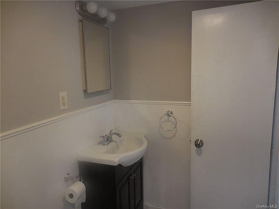 5th image of 78 Duncan Ave APT 3
