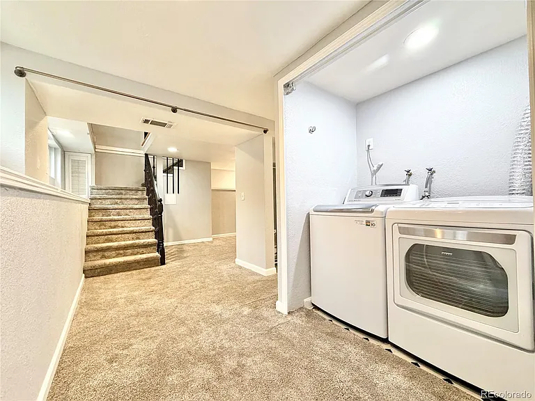 1285 W Gill Pl — Photo 22