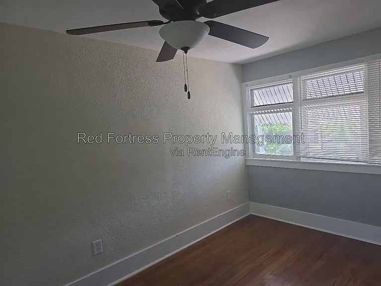 1609 Poinsettia Ave — Photo 8