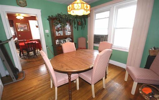 RIGHT SIDE DINING RM