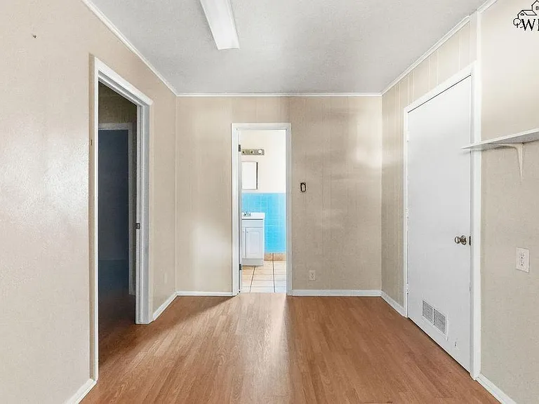 4202 Meadowbrook Dr — Photo 18