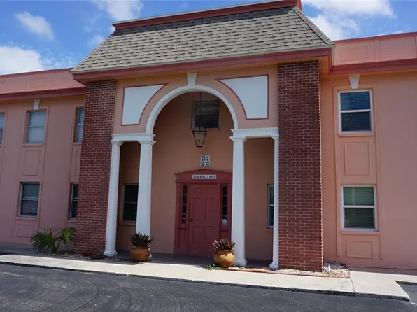 7011 Place De La Paix APT 2B, South Pasadena, FL 33707