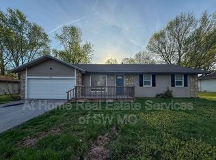 4050 S Ridgecrest Dr, Springfield, MO 65807