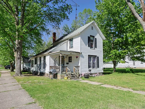 401 Keene Ave, Dowagiac, MI 49047
