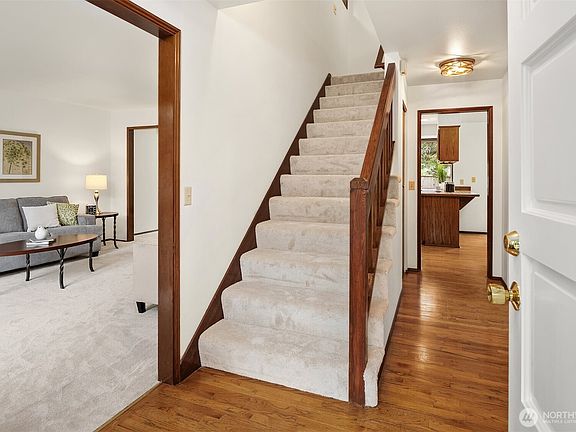 4th image of 24346 SE 43rd Place