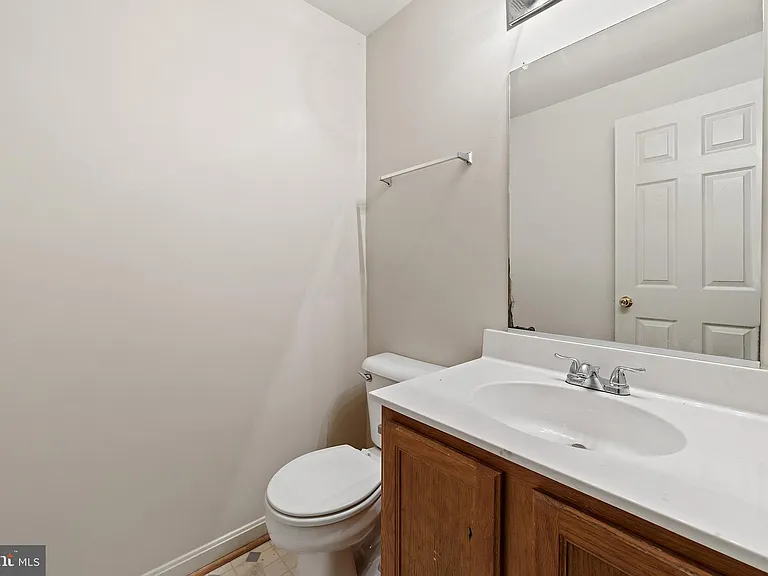 570 Highland Towne Ln — Photo 12