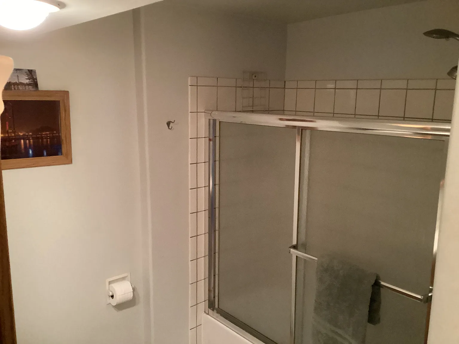 303 E Grove St — Photo 3