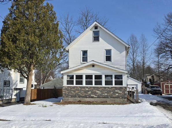 849 Terra Alta St NE