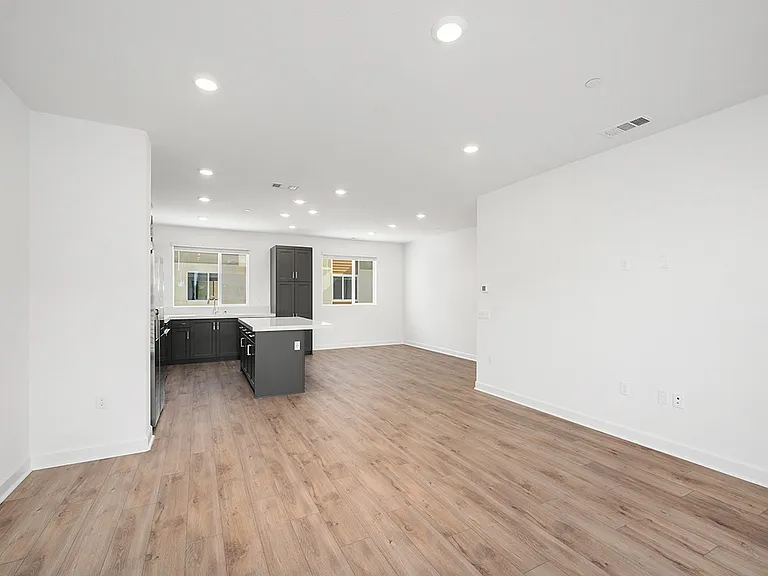 842 Kili St #5 — Photo 8
