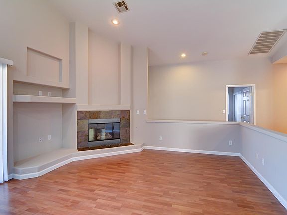4th image of 2421 Sunset Hills Ct