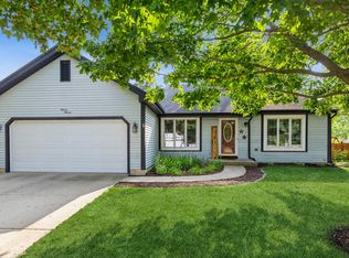 1111 Cedar Crest Dr, Crystal Lake, IL 60014