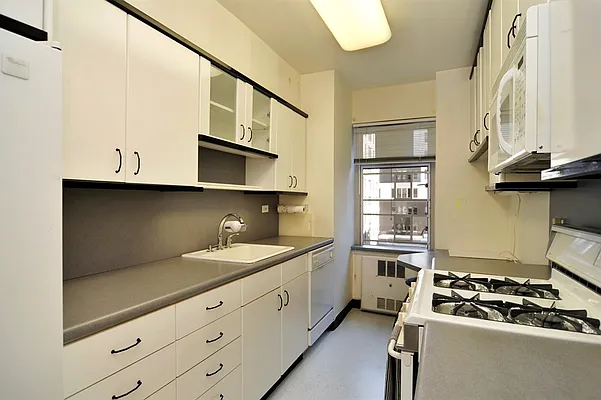 Sold by Corcoran | media 16